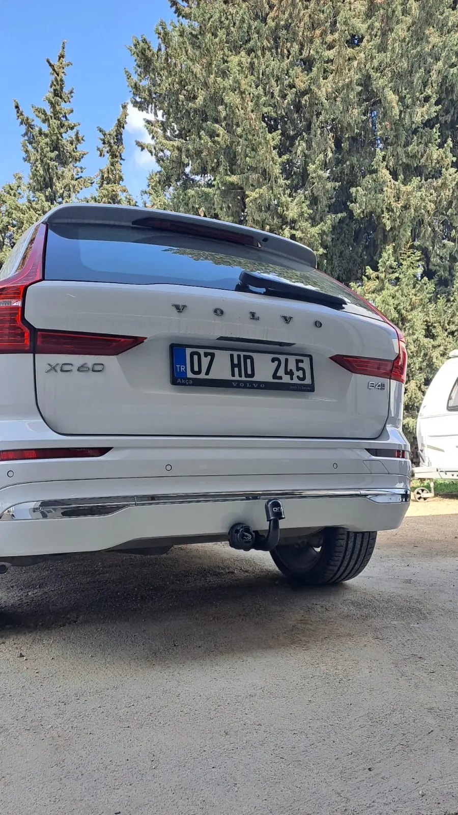 Volvo XC60 arka tamponunun altına takılmış çeki demiri